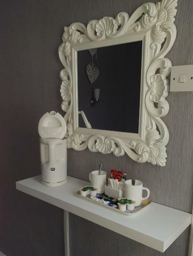 Tobermory Hotel Blackpool Bagian luar foto